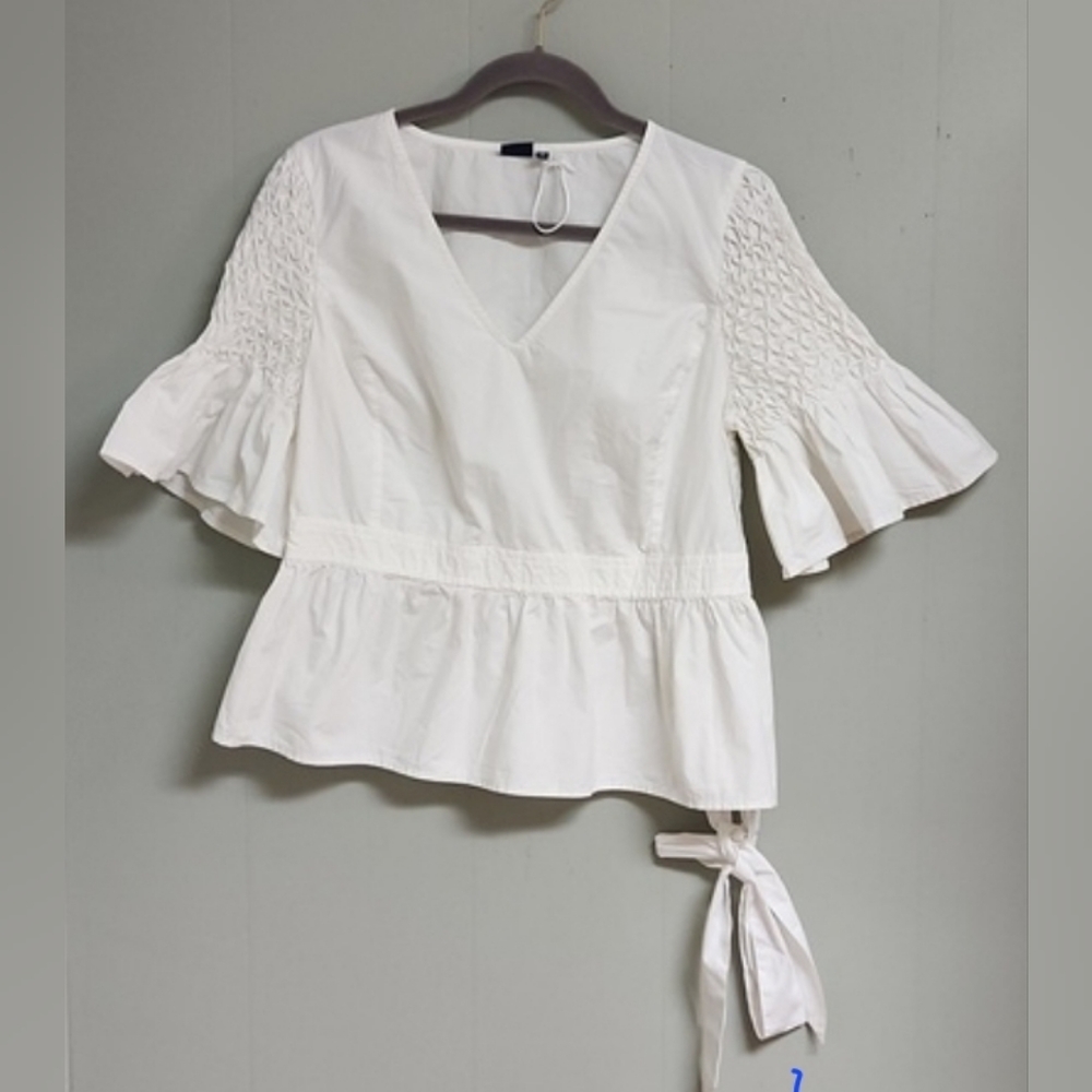 KAARI BLUE white short sleeve top. Size 14. Belted waiste.  Detailed sleeves.